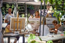 Stages de dessin et stages de peinture à l'huile. Ces stages de peiuntures sont encadrés par le peintre du Grand Sud Jean Guerrero et organisés chaque année à L'auberge la TABLE à RALLONGE en Camargue